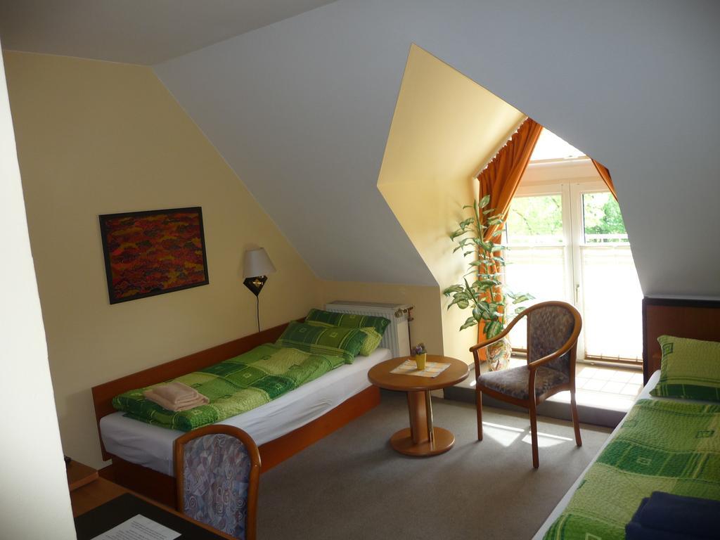 Hotel Brueckenschaenke Зебниц Экстерьер фото