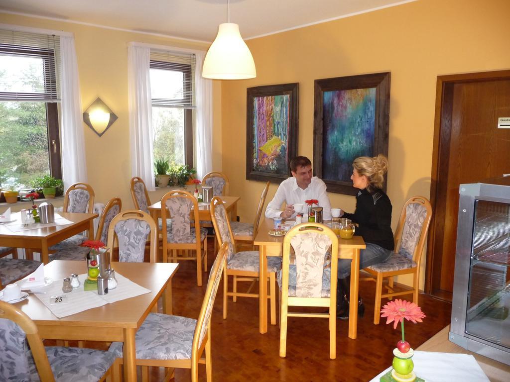 Hotel Brueckenschaenke Зебниц Экстерьер фото